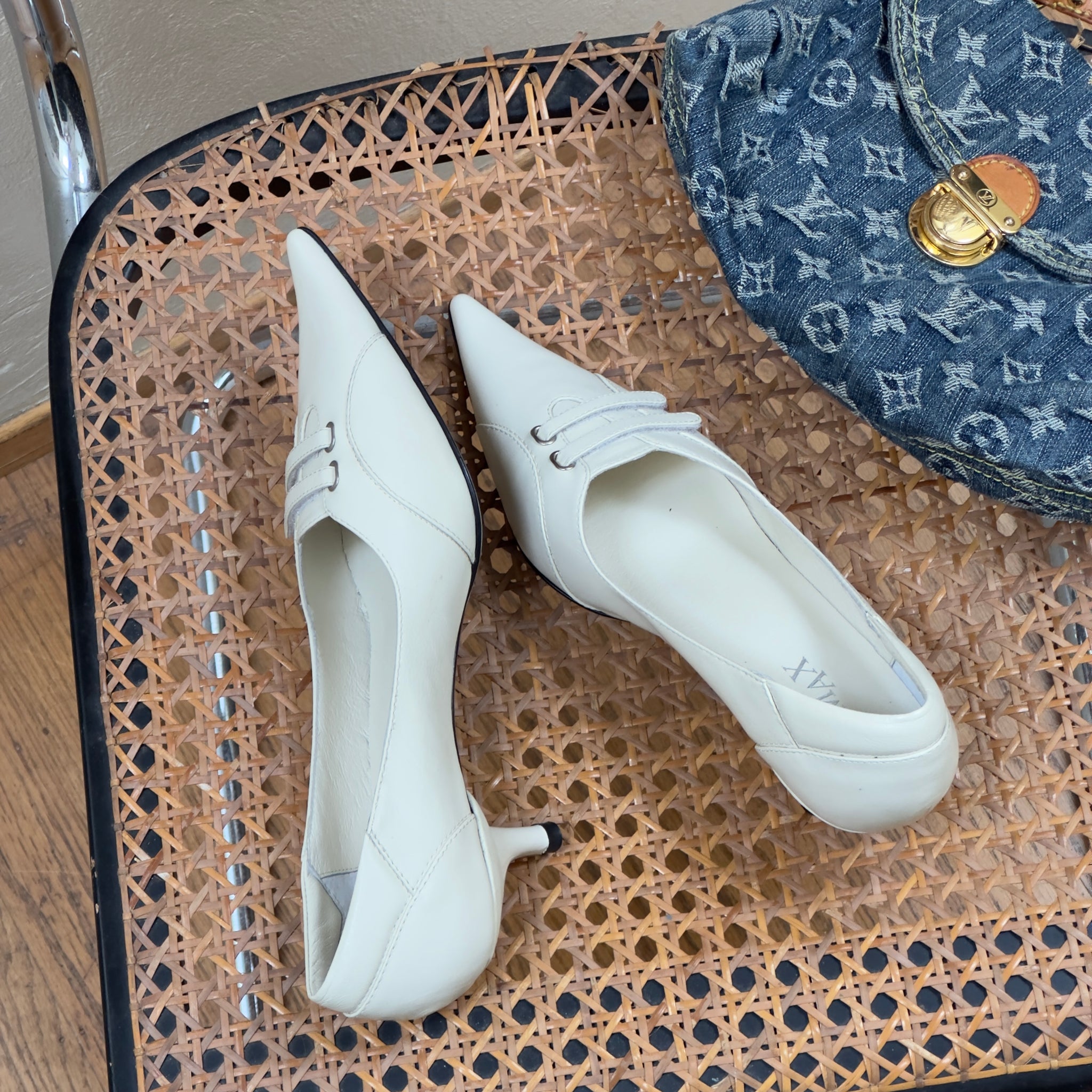 Vintage 90s Kitten Heel Pointed Mule