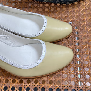 Vintage 90s Heel Round Mustard Mule